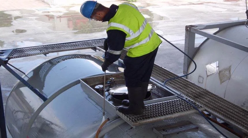 شركة تنظيف خزانات المياه